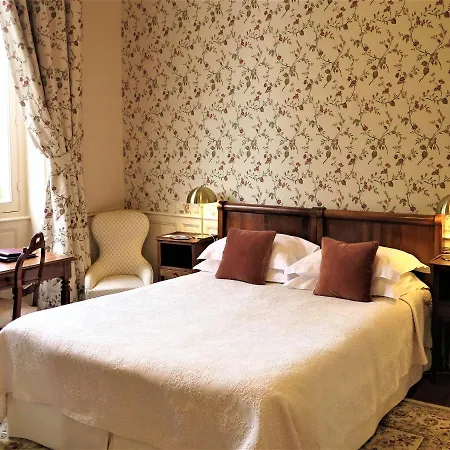 Отель Chateau De Verrieres & Сомюр