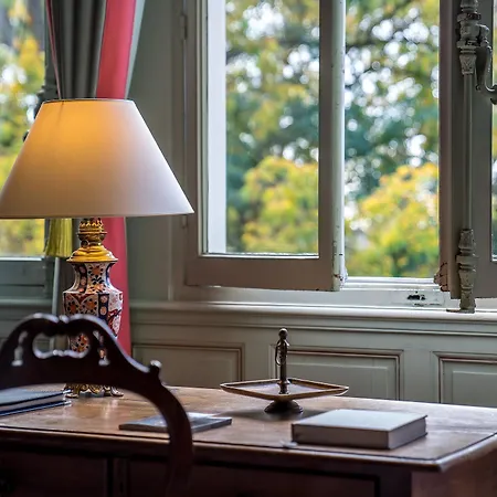 Chateau De Verrieres & מלון