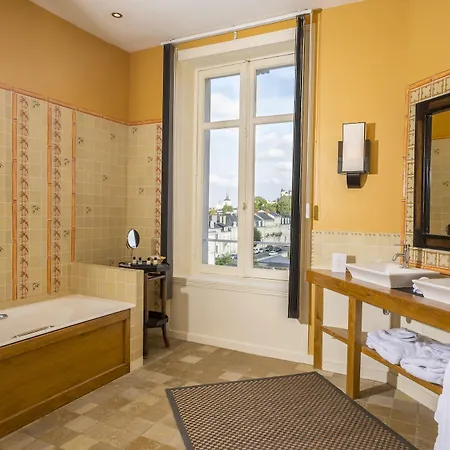 Chateau De Verrieres & 5*