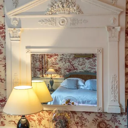 Chateau De Verrieres & Отель