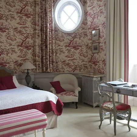 Chateau De Verrieres & Отель