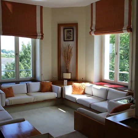 Chateau De Verrieres & Отель