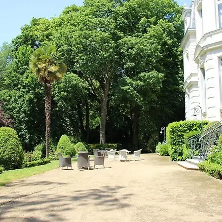 Отель Chateau De Verrieres & Сомюр