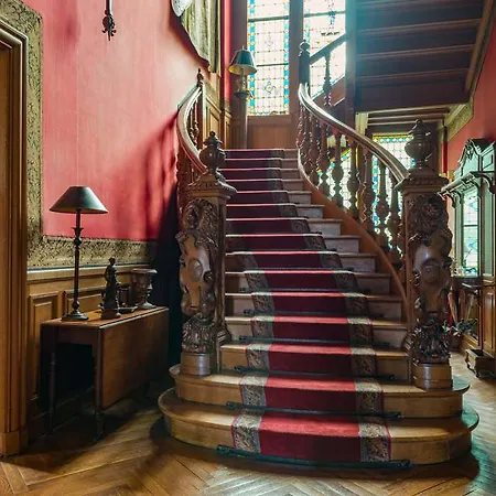 Chateau De Verrieres & Отель