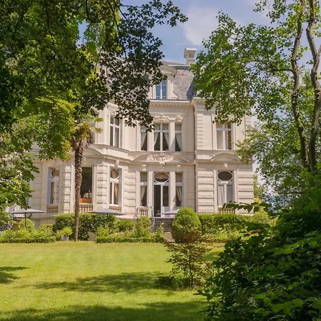 Chateau De Verrieres & 5*