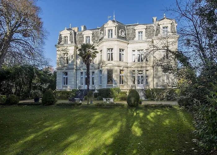 Chateau De Verrieres &