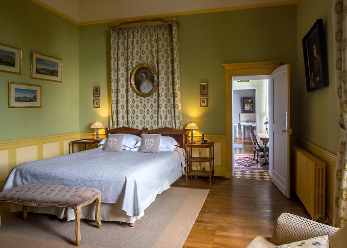 Chateau De Verrieres & 5*