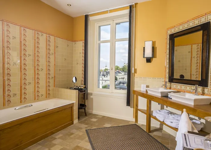 Chateau De Verrieres & 5*