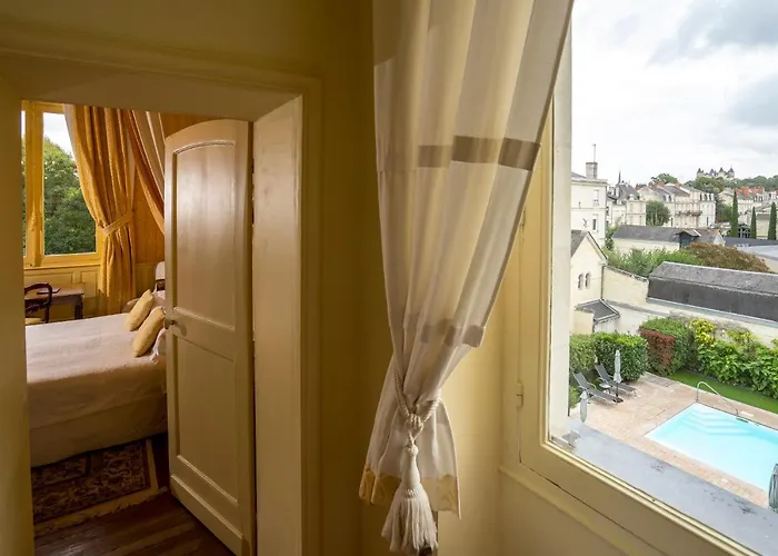 Chateau De Verrieres & ホテル