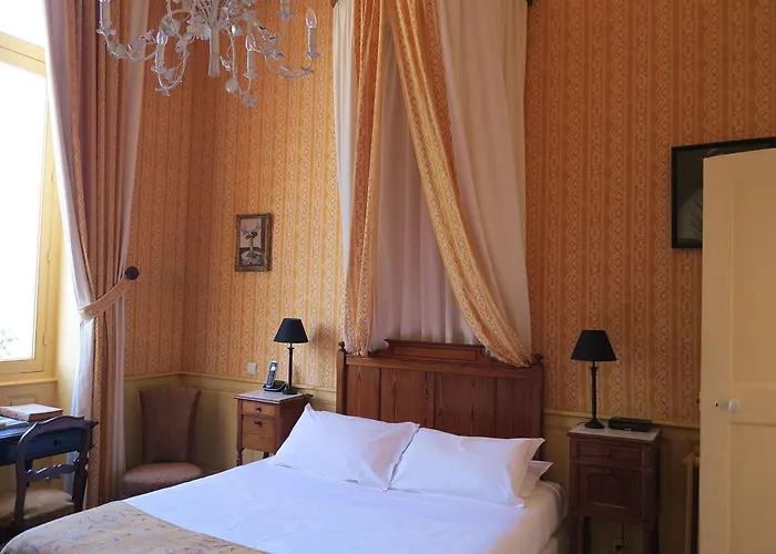 Chateau De Verrieres & 5*