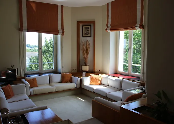 Chateau De Verrieres & 호텔