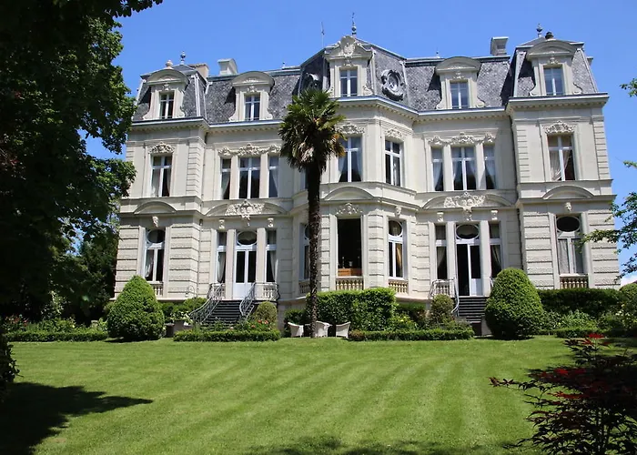 Chateau De Verrieres & ホテル