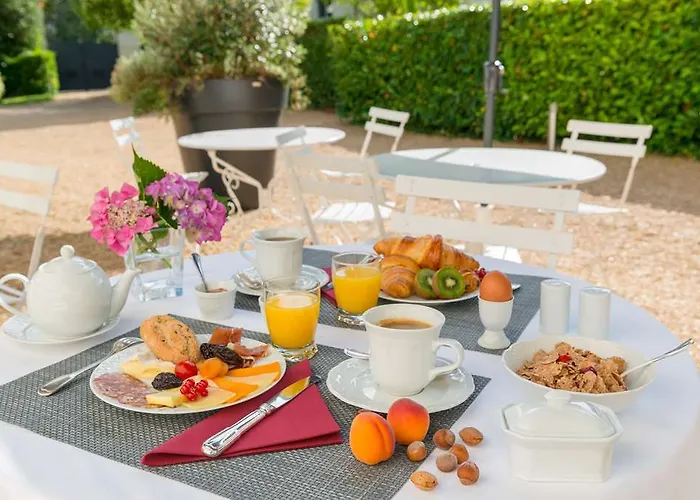 Chateau De Verrieres &