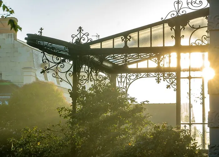 Hotel Chateau De Verrieres & 5*