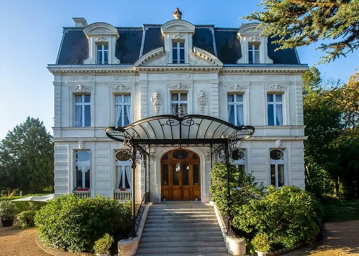 Chateau De Verrieres & 5*