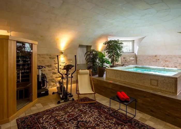 Chateau De Verrieres & Hotel 5*