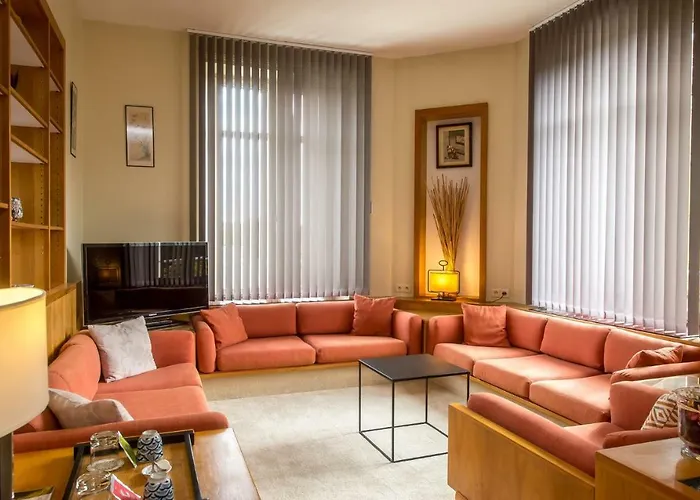 Chateau De Verrieres & 쏘뮤흐